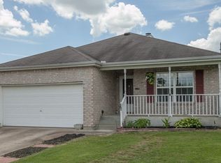 255 Lake Forest Dr, La Vergne, TN 37086