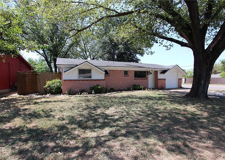 1st image of 957 Dee Ln