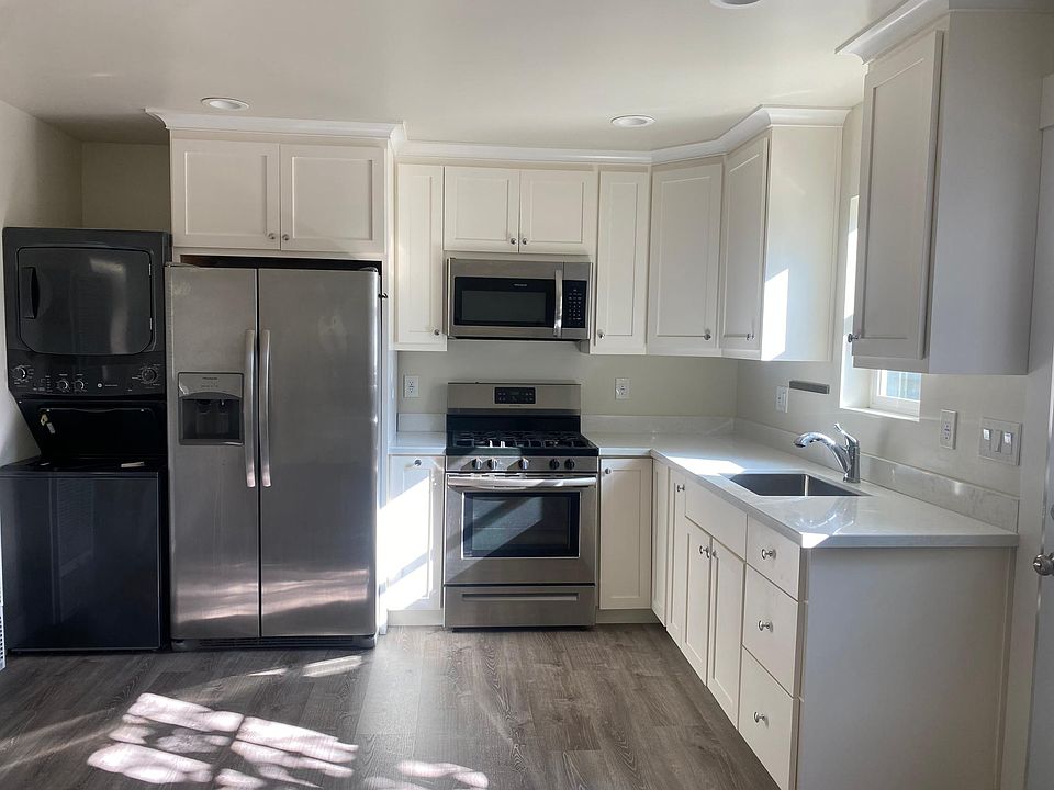 1st image of 5 Gaundabert Ln #2
