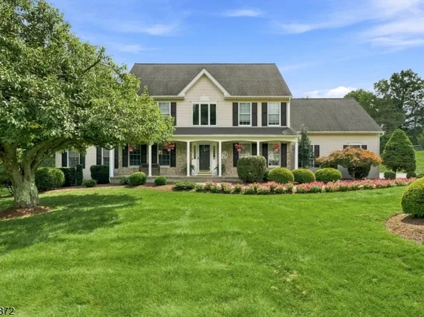 3 Rolling Ln, Raritan Twp., NJ 08822