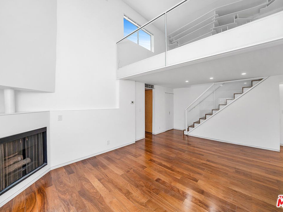 1st image of 1827 Greenfield Ave APT 208