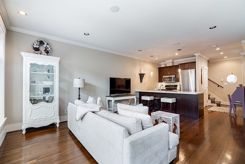 Vancouver House for rent - 2 Bedrooms — photo 7