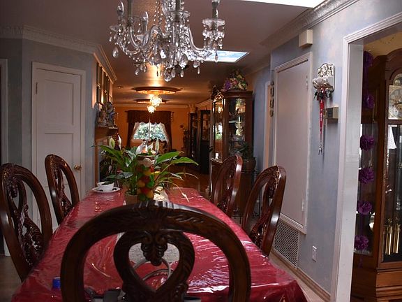 4th image of 1155 Camellia Dr