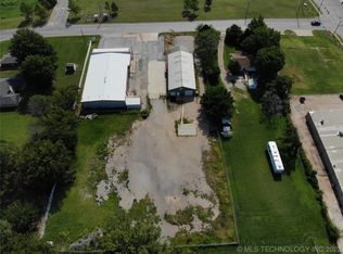 102 N Lombard Ln, Skiatook, OK 74070