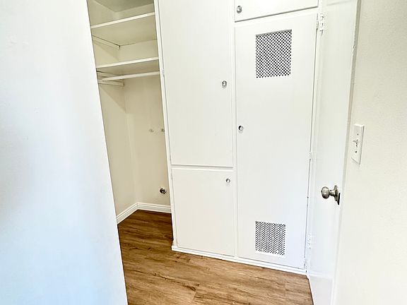 3rd image of 3713 Blanche St #4
