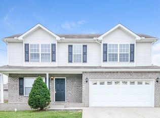 135 Wolverine Trl, La Vergne, TN 37086