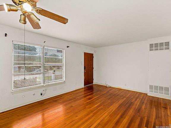 5th image of 134 CYRIL DR