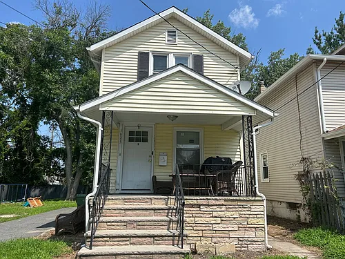 1625 Sewall Ave Photo 1