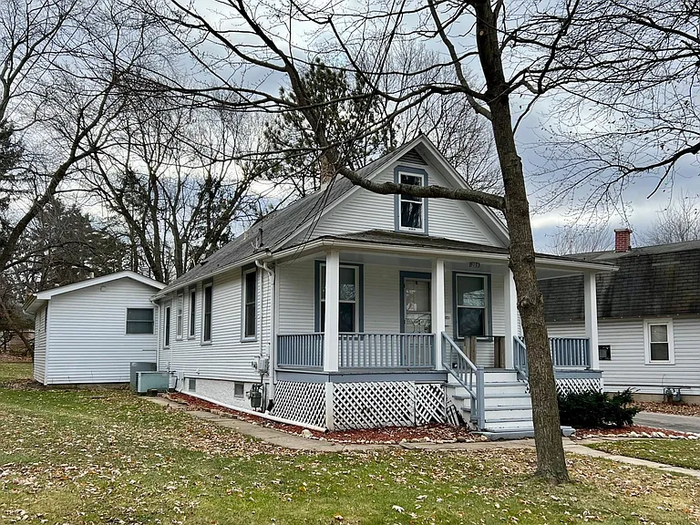 209 Circle Rd — Photo 4