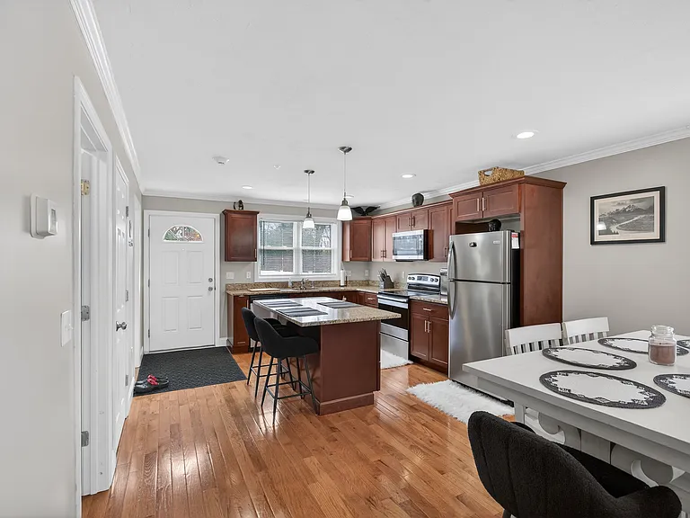 5 Twin Ponds Dr #8 — Photo 2