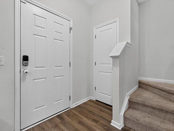 4th image of 417 Viceroy Ln