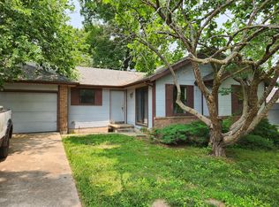 1239 W Grayrock Dr, Springfield, MO 65810