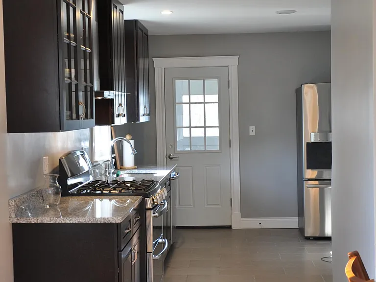 181 Auburndale Ave — Photo 8