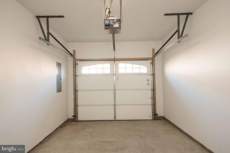 1st image of 4418 Riverview Ln #26