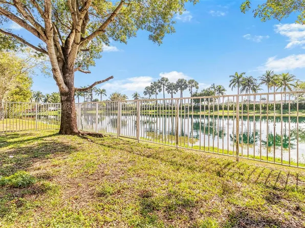 3736 NE 9th Ct, Homestead, FL 33033