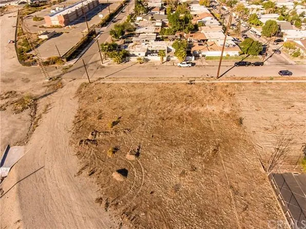 410 E Citrus St, Colton, CA 92324