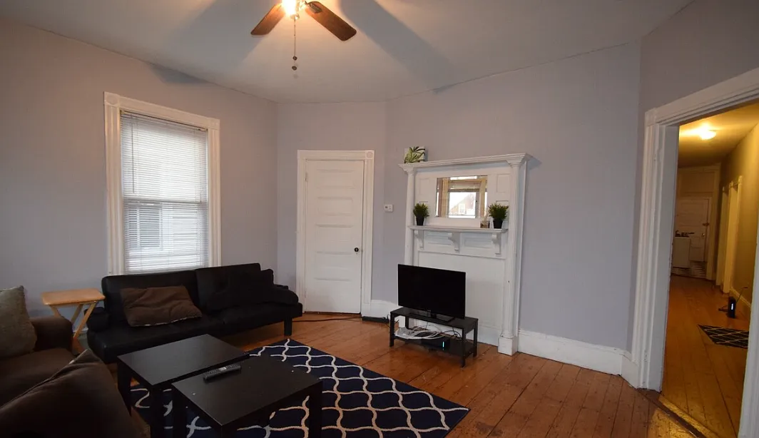 5 bed, 9999 sqft, $8,500 — Photo 4