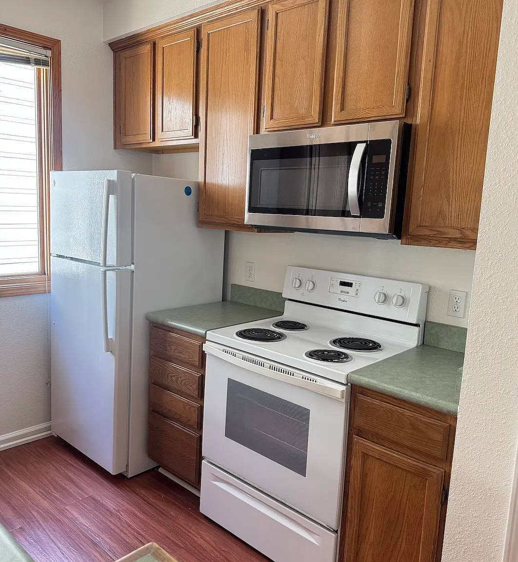 2 bed, 803 sqft, $3,450 — Photo 1