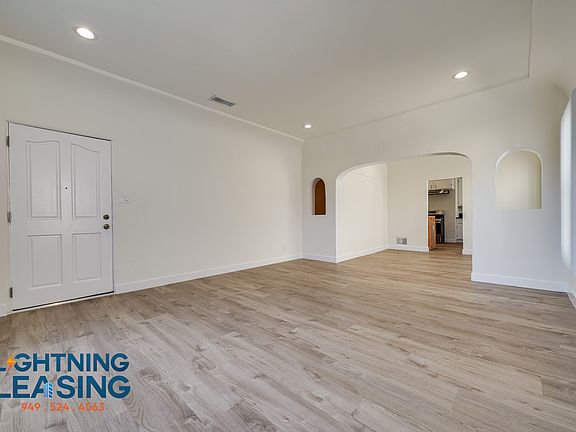 5th image of 6137 Saturn St #6135D