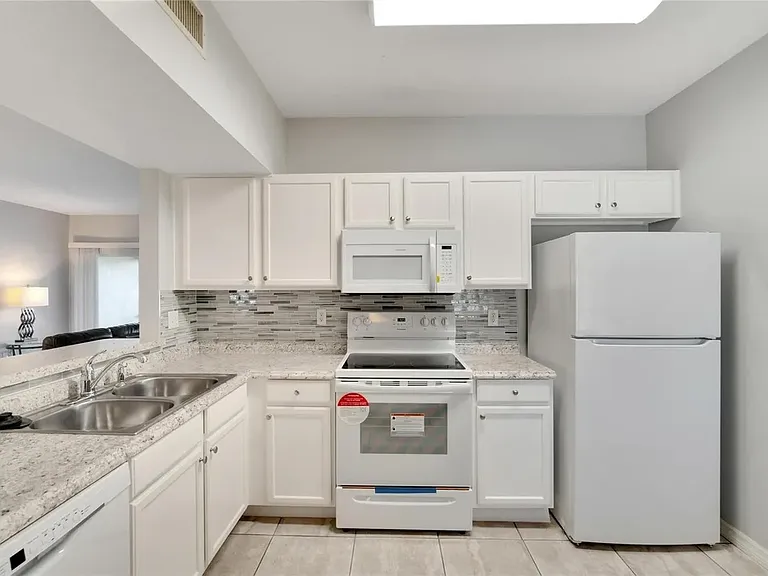 6421 Cypressdale Dr #101 — Photo 7