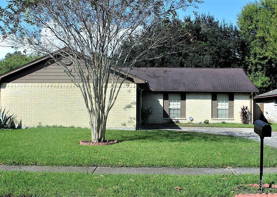 1st image of 17607 Mallett St