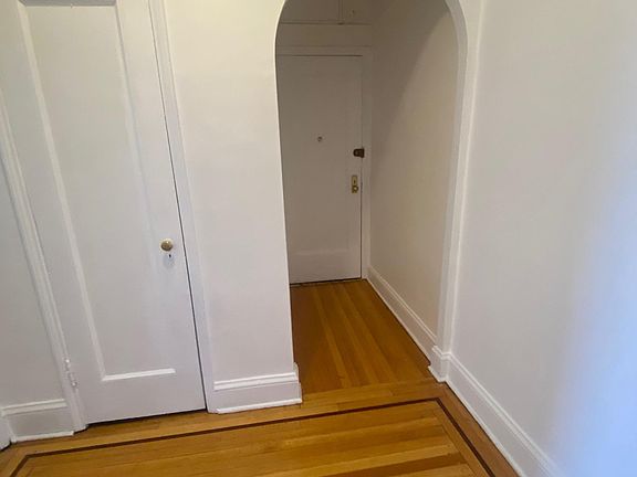 4th image of 1 Broad Pkwy APT 3J