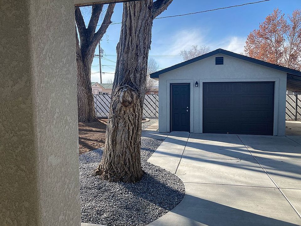 2nd image of 2753 Sunshine Ln