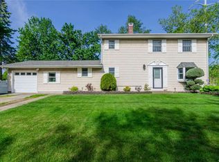 65 Mary Ave, Ronkonkoma, NY 11779