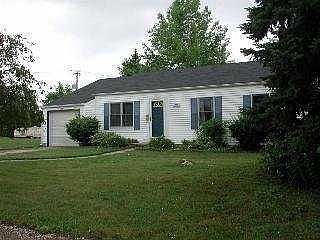 1st image of 3686 Lakepointe Dr