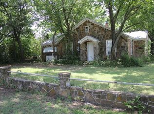 609 Coggins Rd, Bowie, TX 76230