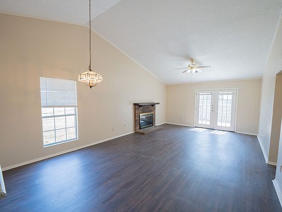 3rd image of 210 Spanish Moss Dr