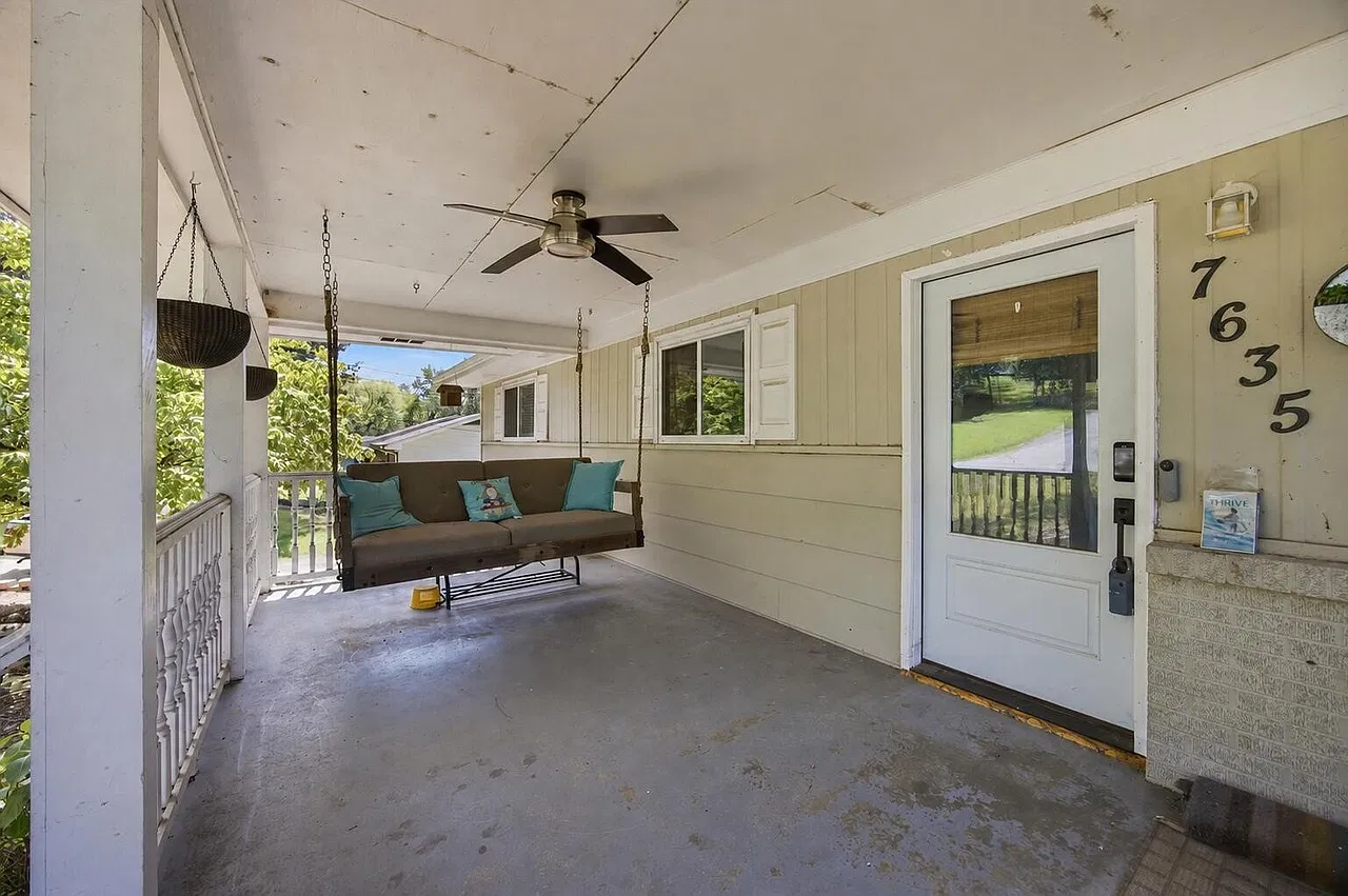 3 bed, 1104 sqft, $1,700 — Photo 2