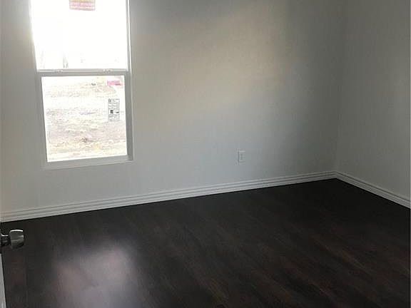 4th image of 613 Circle Dr