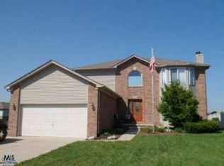 53005 Flamingo Ct, Chesterfield, MI 48047