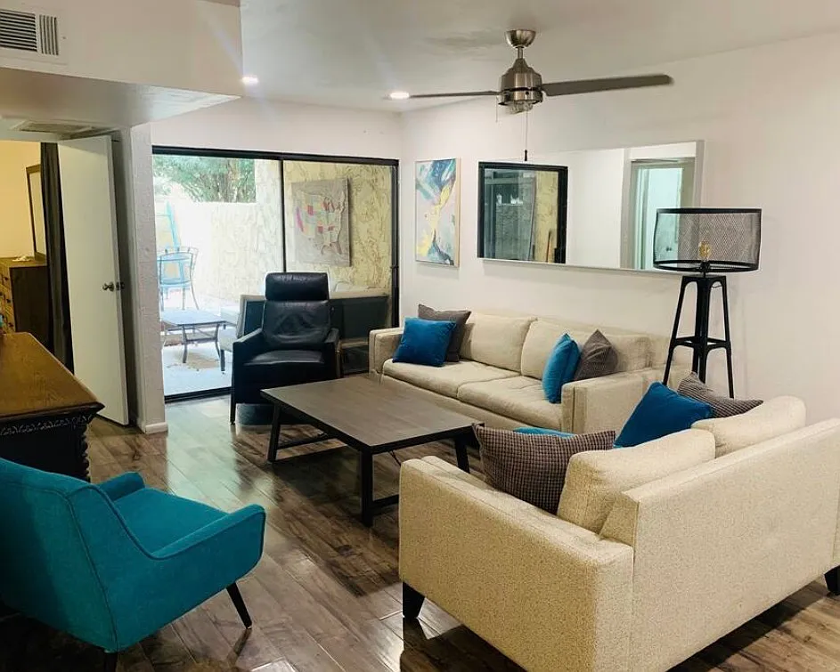 1 bed, 726 sqft, $1,900 — Photo 2