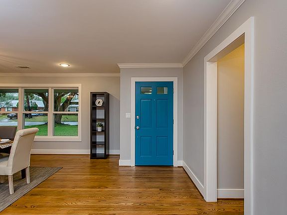 5th image of 4821 Briarbend Dr