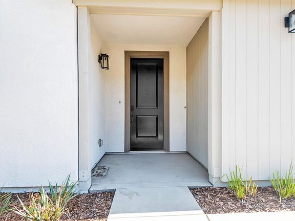 3rd image of 3201 Sunny Gate Ln
