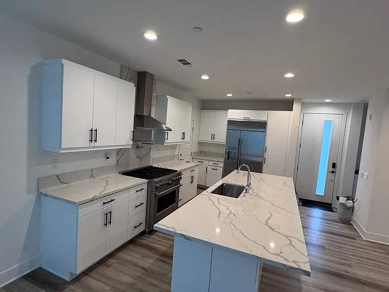 10602 Hud Ct — Photo 2