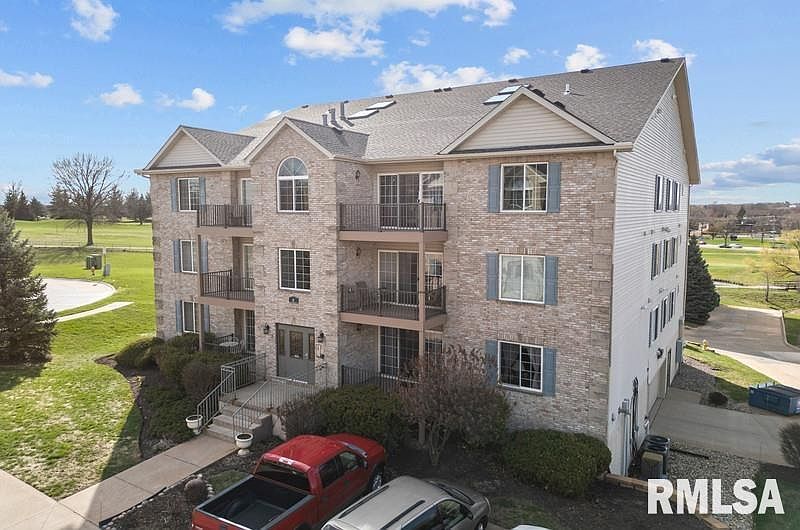1st image of 3033 Holiday Ct