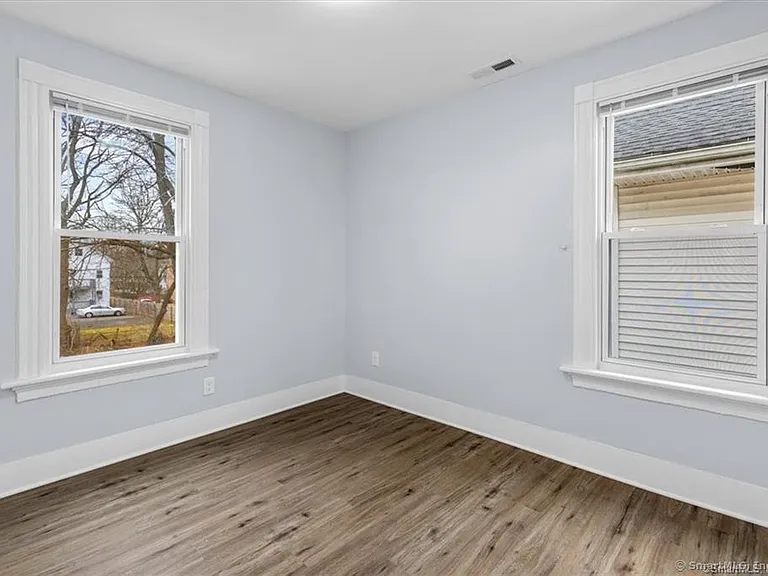 55 Admiral St #2 — Photo 13