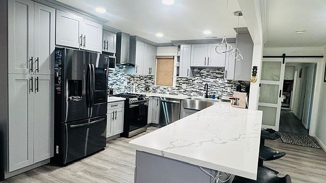 1st image of 7550 Hershey Dr