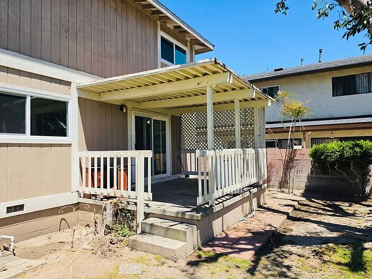 1984 Anaheim Ave #E — Photo 18