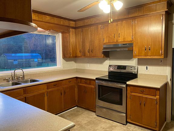4th image of 3940 Senior Ln