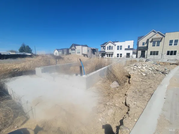 1207 E Echelon Ridge Ln, Boise, ID 83716