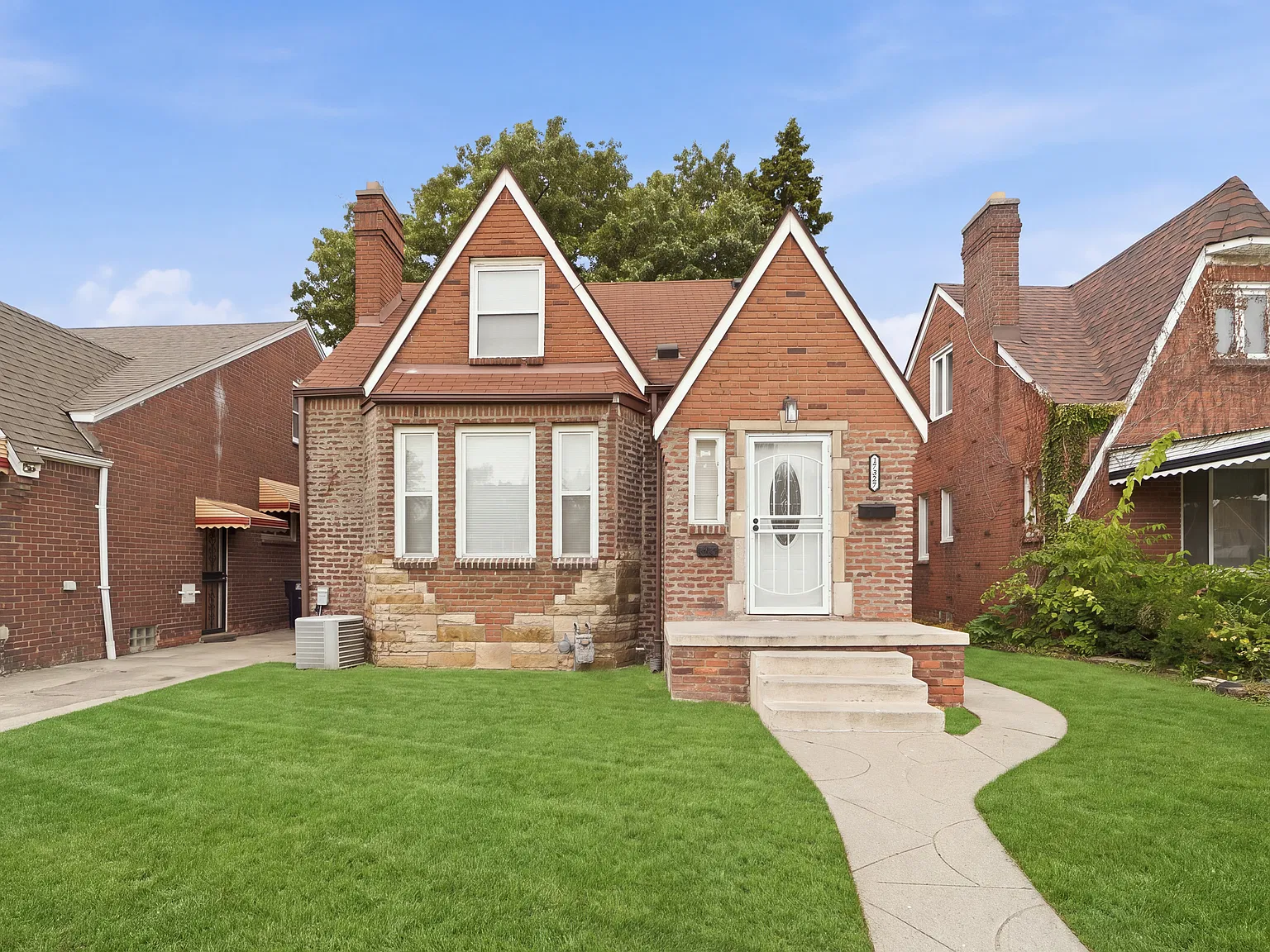 4 bed, 1666 sqft, $1,800 — Photo 3