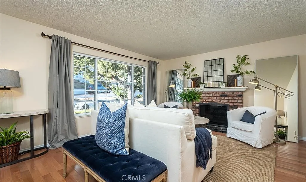 3 bed, 1725 sqft, $6,800 — Photo 3