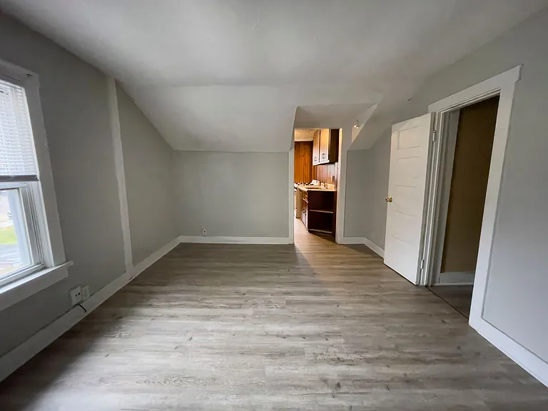 808 W Beechwood Ave — Photo 7