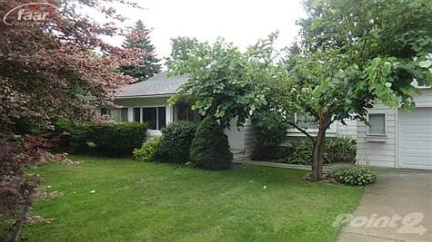 2136 Eastman Blvd photo 1