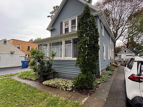 3rd image of 187 Wisconsin St