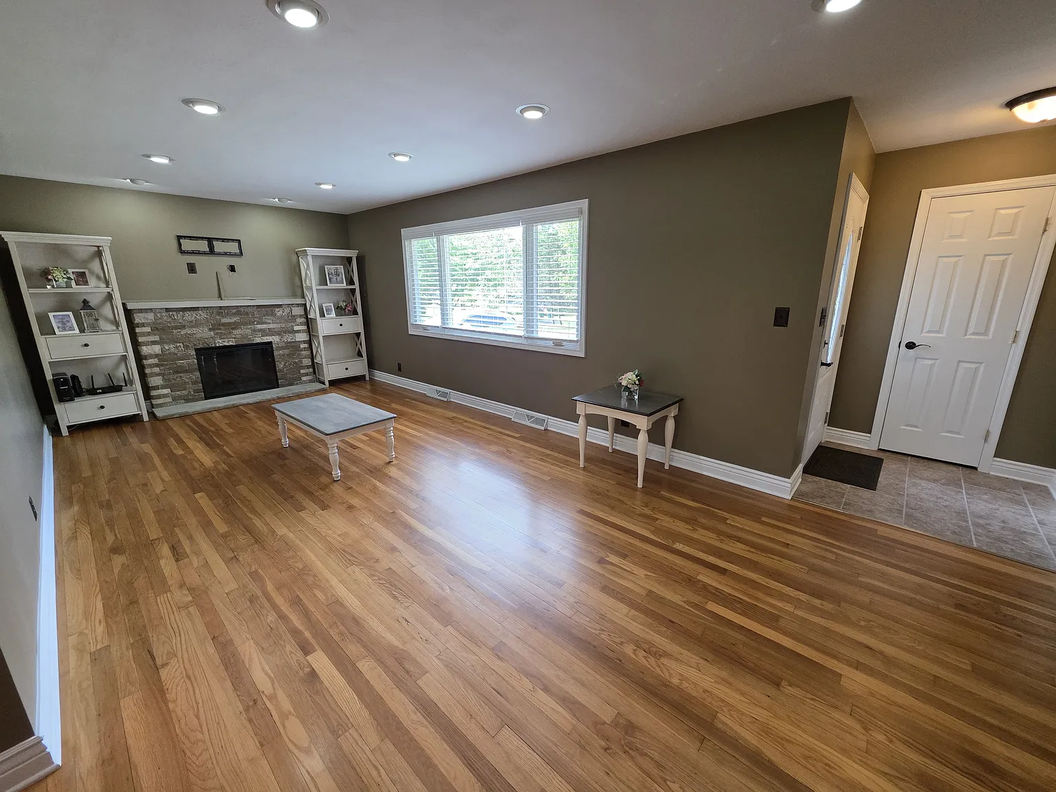 7370 Raccoon Hill Dr — Photo 3